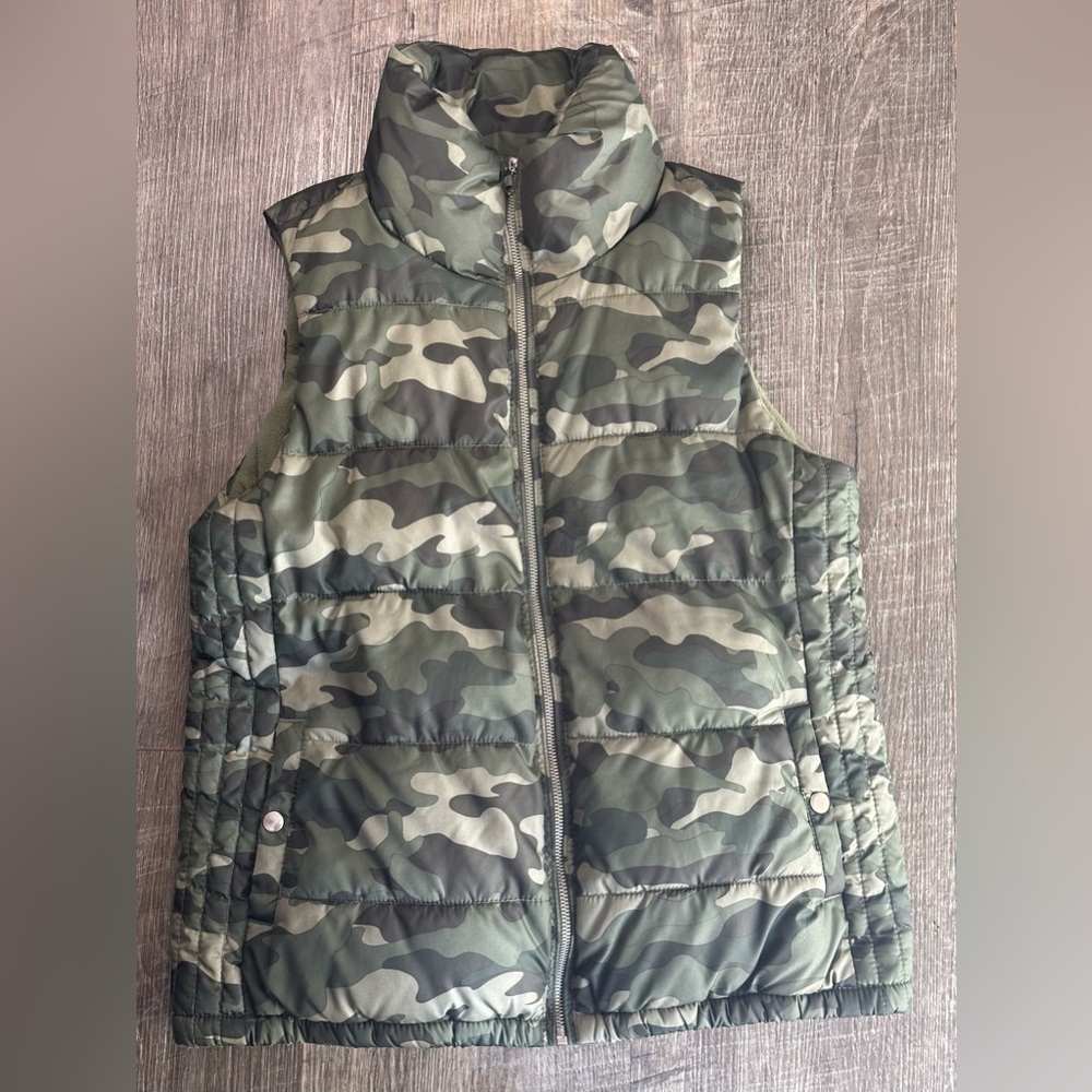 Old Navy Puffer Vest Camouflage Women's Size Small